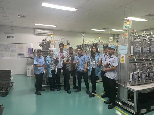 Dernières nouvelles de l'entreprise GENY Electric renforce son partenariat avec EDMI, met en service avec succès un système d'étalonnage de compteurs d'énergie en trois phases au PT. VS en Indonésie