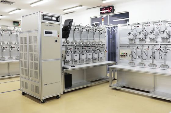 Bon prix Précision 0,02% Banque d'essai du compteur d'énergie Système d'essai du compteur entièrement automatisé en ligne