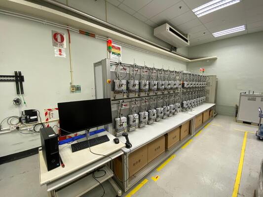 Bon prix YC1893D Système de test de compteur intelligent triphasé avec 32 positions 160A Sortie de courant et précision de classe 0,02 en ligne